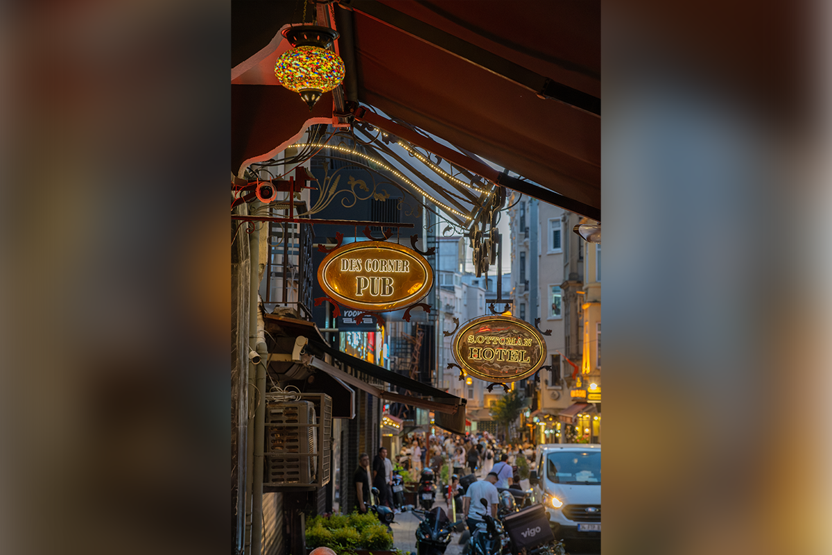Beyoğlu Pub Sahnesinde Gecenin Nabzı: Des Corner Pub